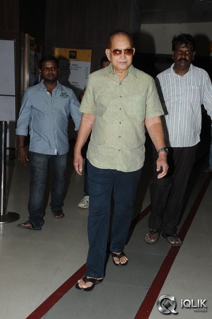 Krishna-and-Vijaya-Nirmala-at-Aagadu-Movie-Preview-Show